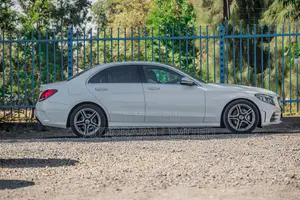 Mercedes-Benz C200 2019