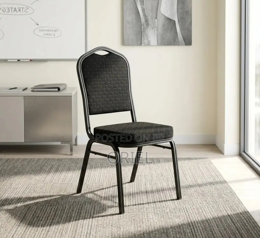 Office Chair : Black Banquet Chair