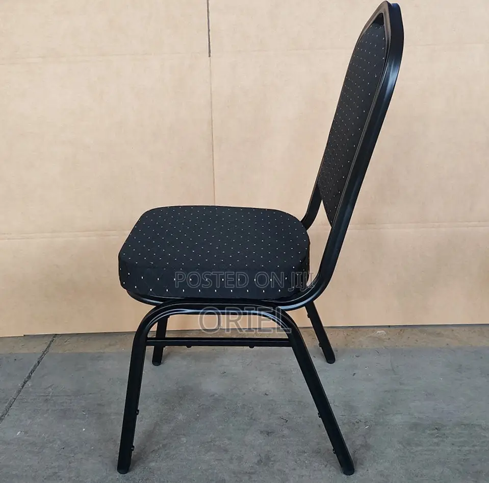 Office Chair : Black Banquet Chair