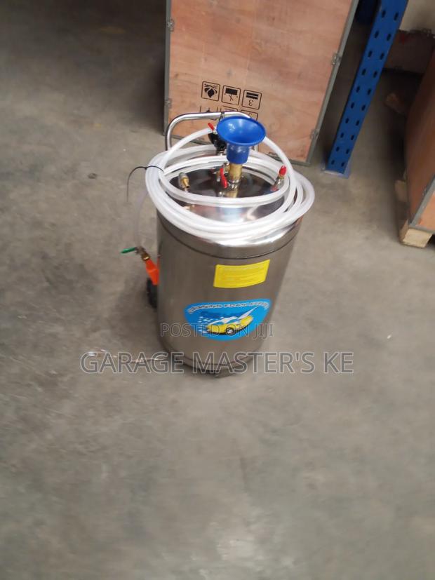 Operatable Foam Machine