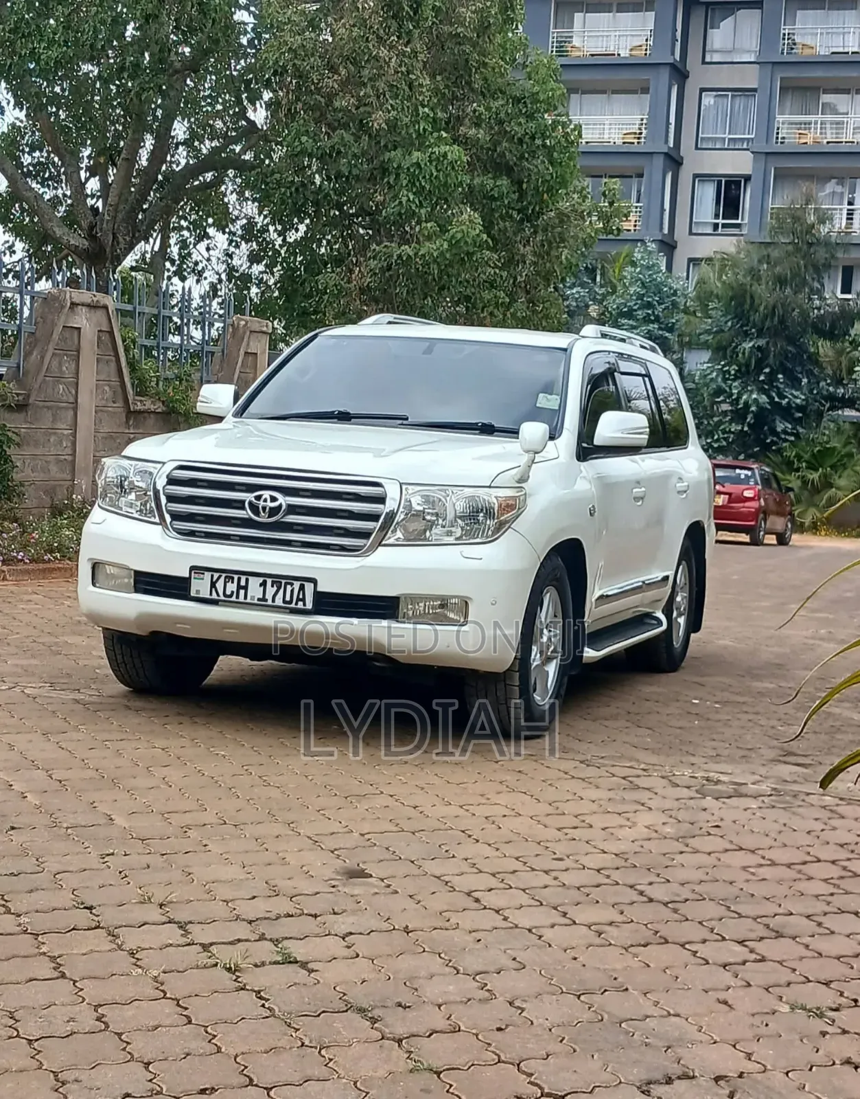 Toyota Land Cruiser 2010 White