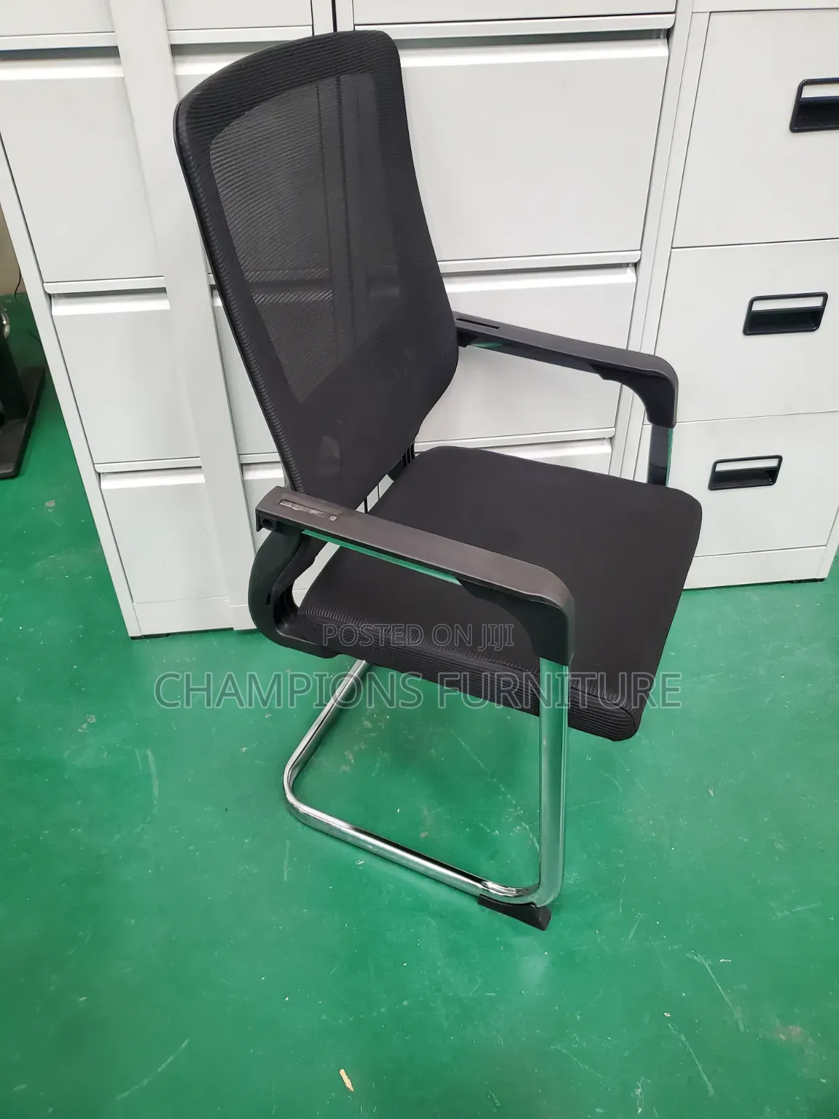Fixed Base Mesh Visitors/Boardroom Chair