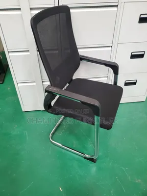 Fixed Base Mesh Visitors/Boardroom Chair