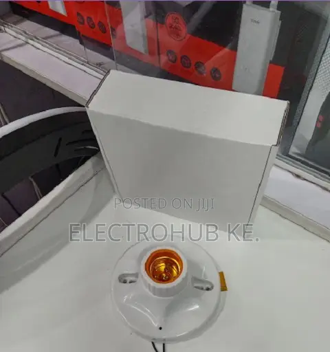 Wireless Spy Camera Hidden in Light Bulb Holder