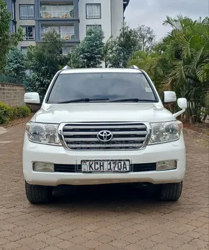 Toyota Land Cruiser 2010 White