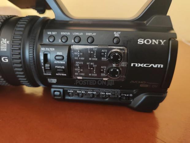 Sony Nx100