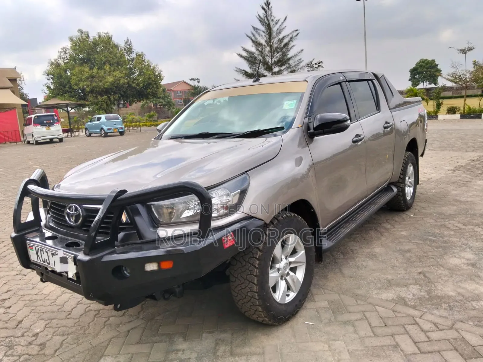 Toyota Hilux 2017 Brown