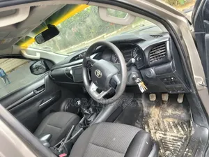 Toyota Hilux 2017 Brown