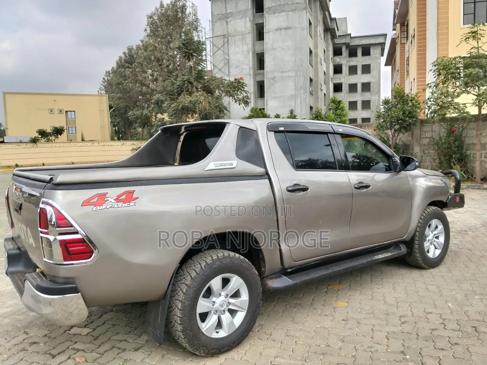 Toyota Hilux 2017 Brown