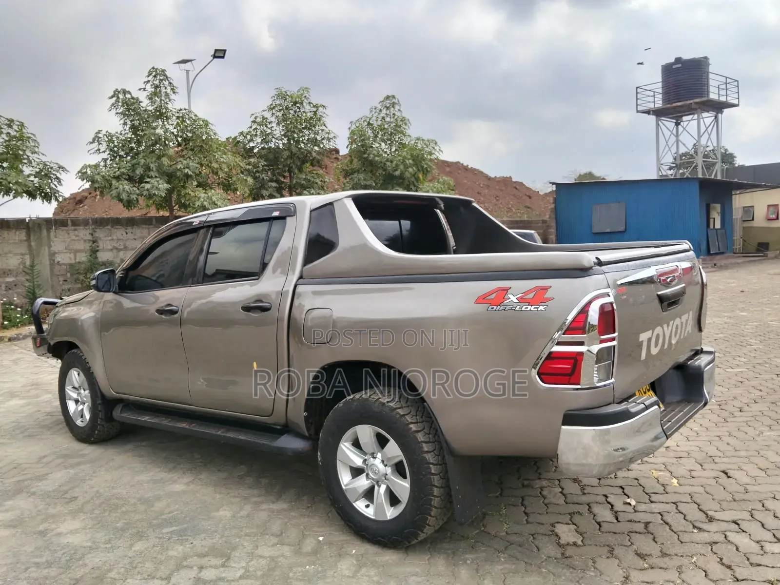 Toyota Hilux 2017 Brown