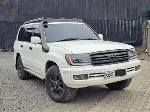 Toyota Land Cruiser 2006 White