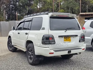 Toyota Land Cruiser 2006 White