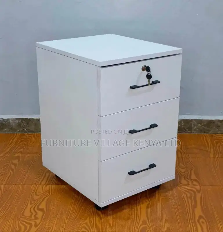 Pedestal Cabinet; Wooden 3 Drawer Movable Low Level Cabinet