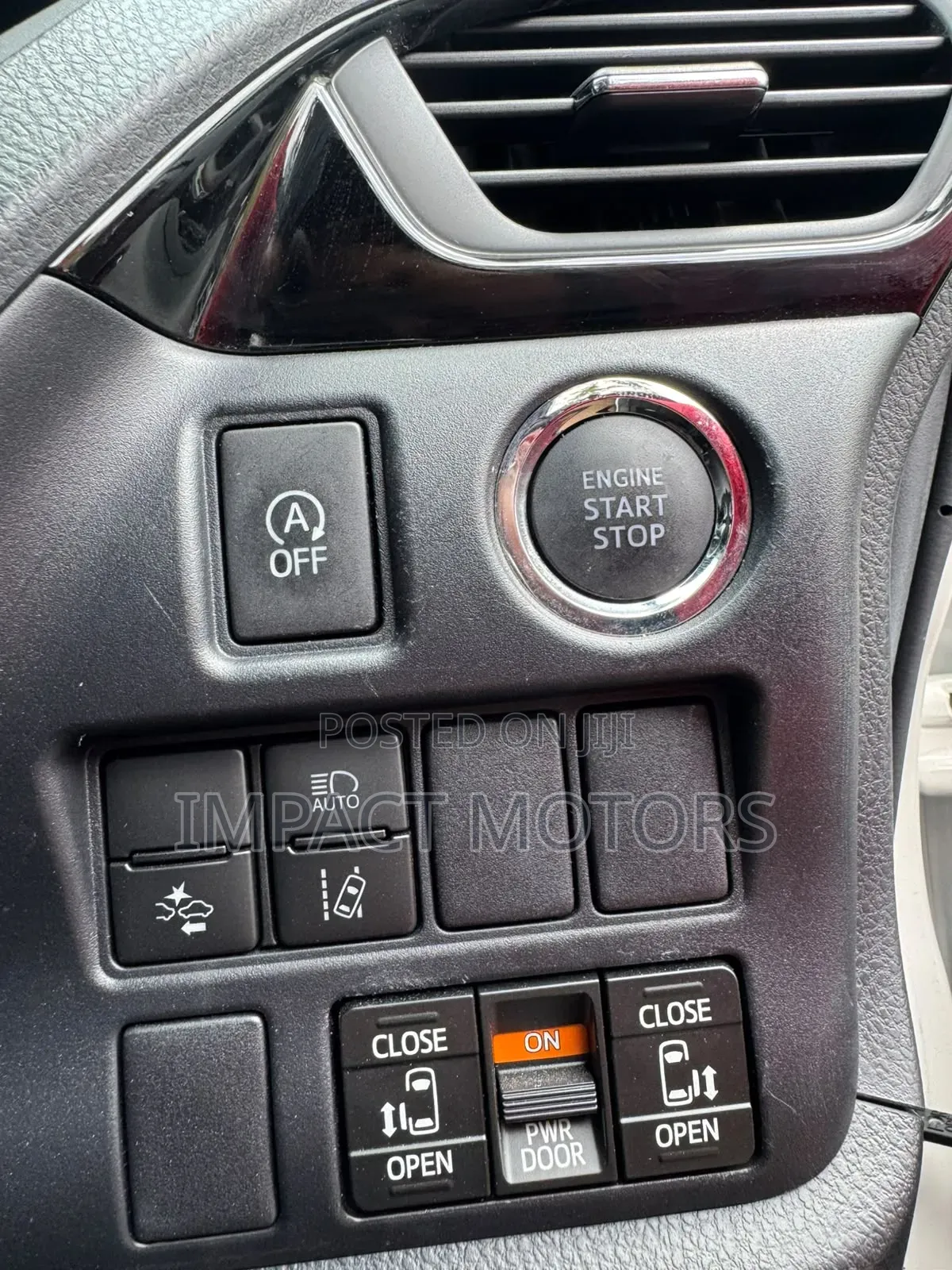 Toyota Noah 2019 Pearl