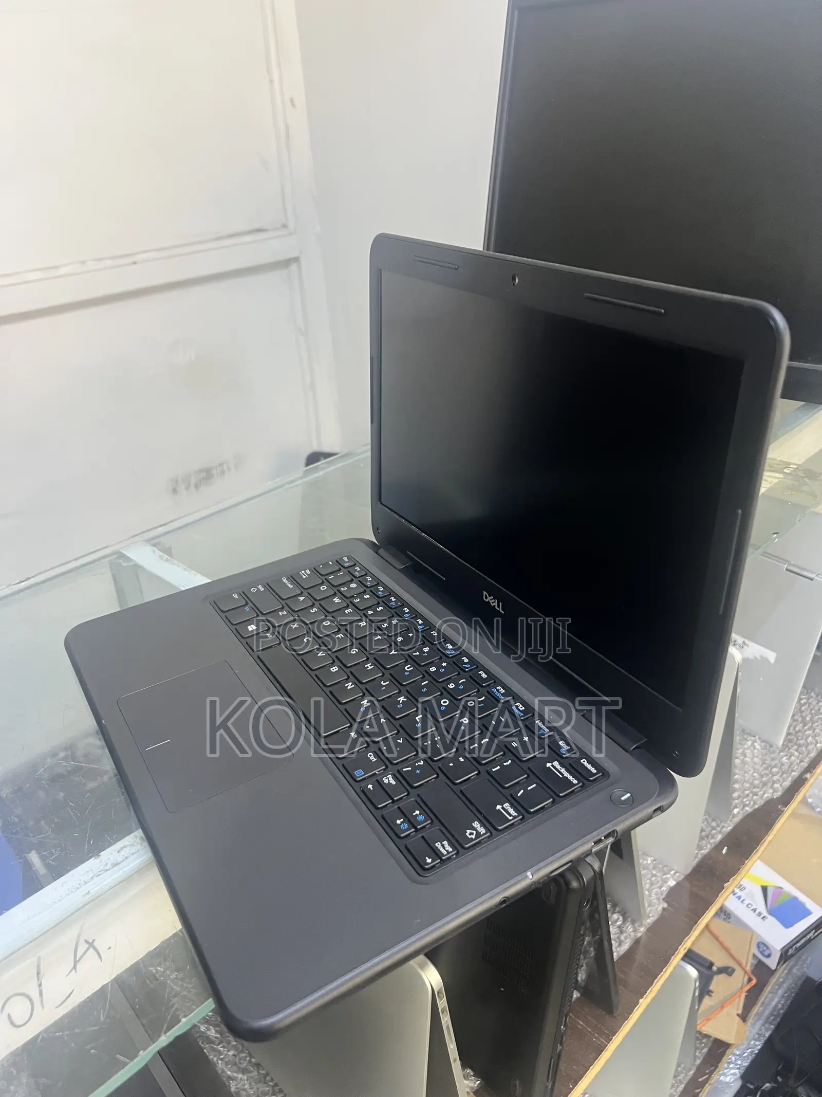 New Laptop Dell Latitude 3120 8GB Intel Core i5 SSD 256GB