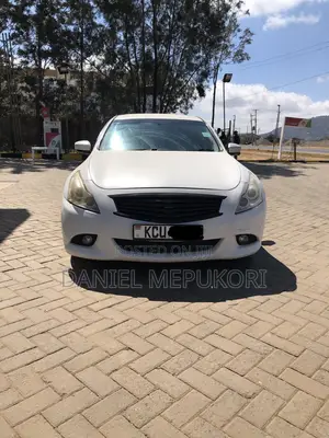 Nissan Skyline 2011 White