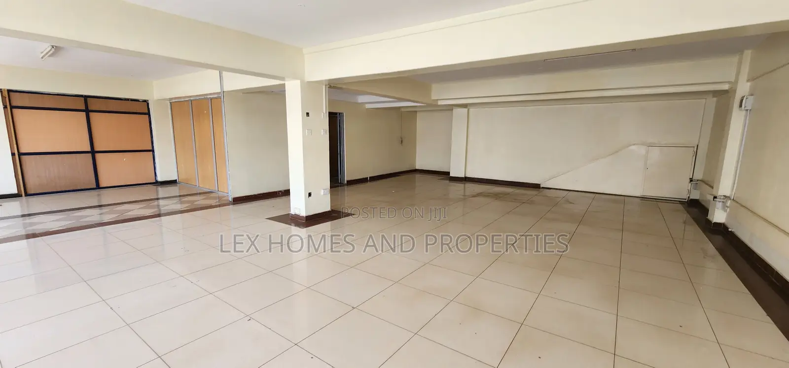 1380sqft Office Space to Let