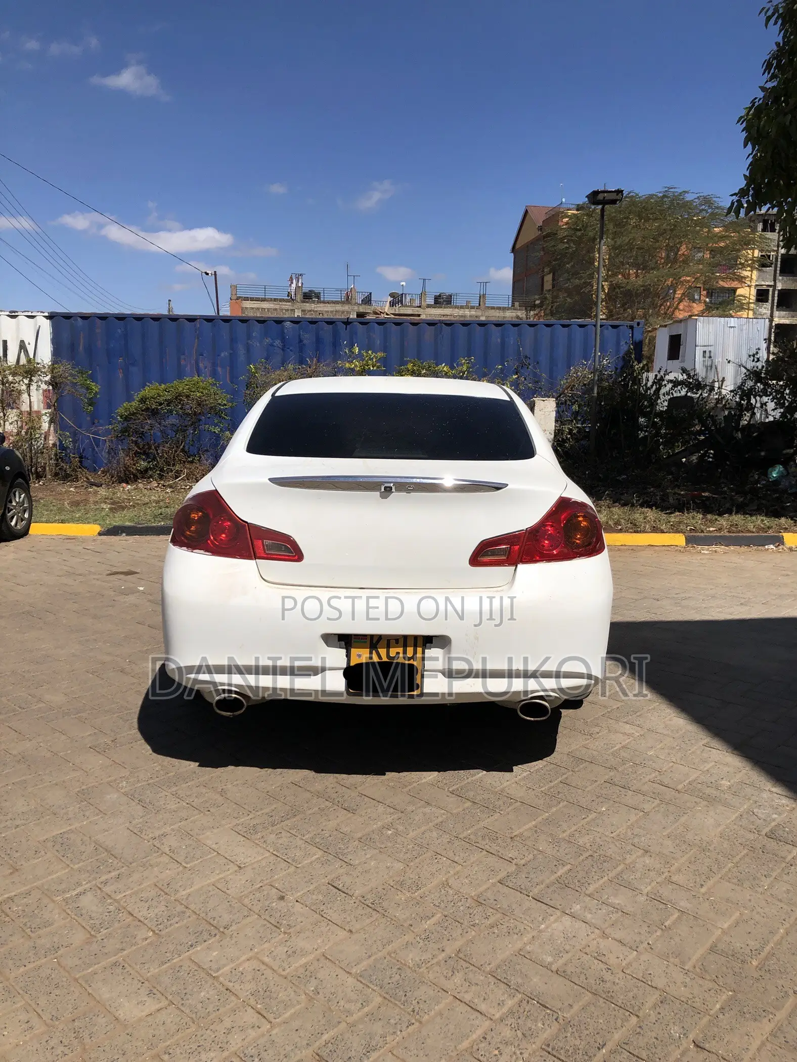 Nissan Skyline 2011 White