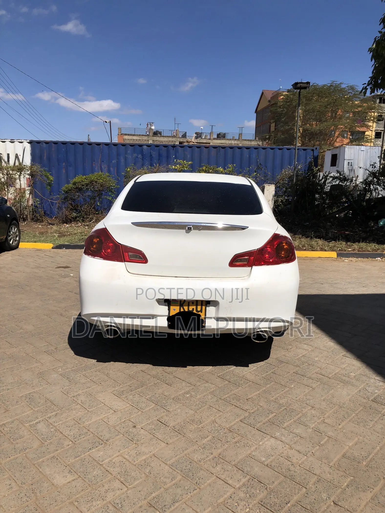Nissan Skyline 2011 White