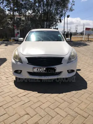 Nissan Skyline 2011 White