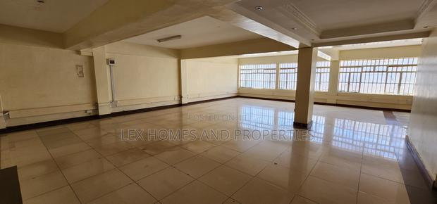 1380sqft Office Space to Let
