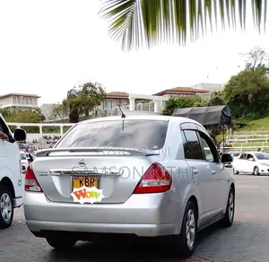 Nissan Tiida 2005 Silver