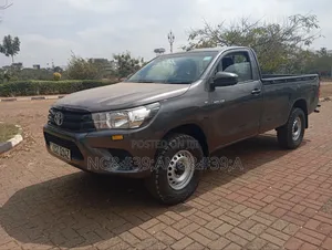 Toyota Hilux 2020 Gray
