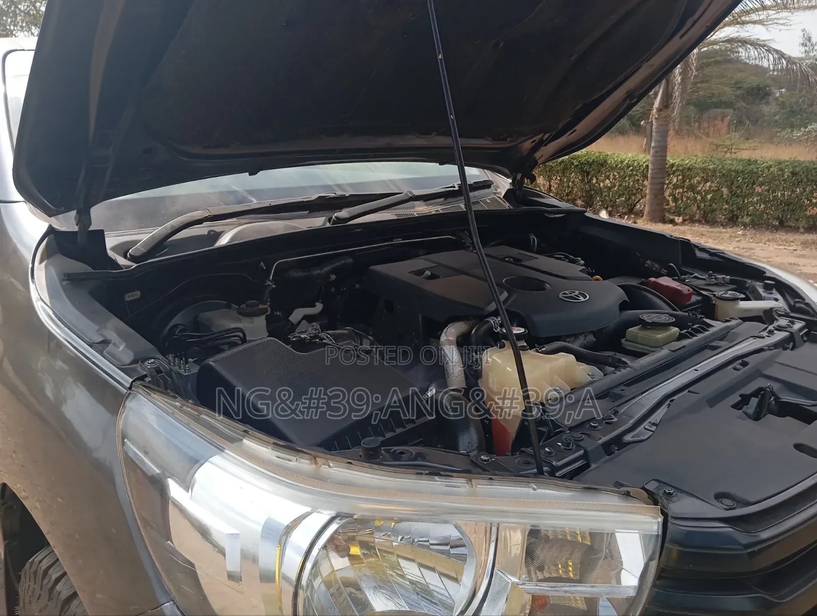 Toyota Hilux 2020 Gray