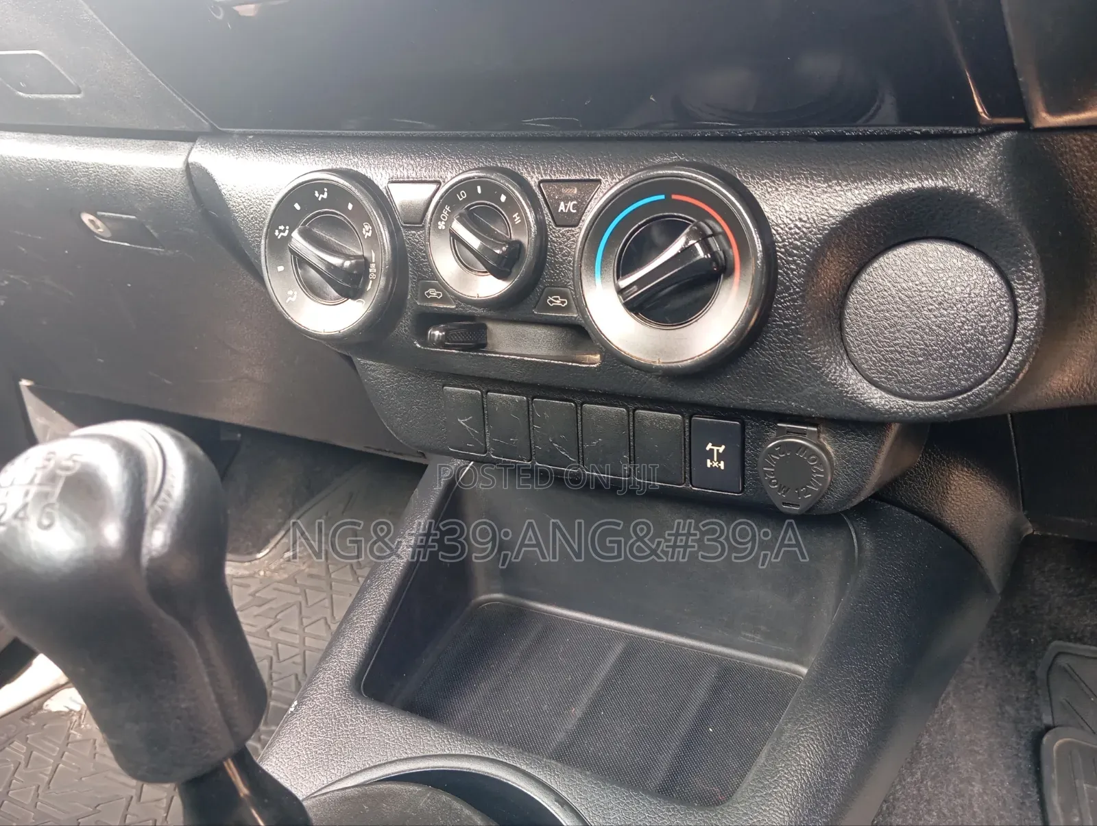 Toyota Hilux 2020 Gray