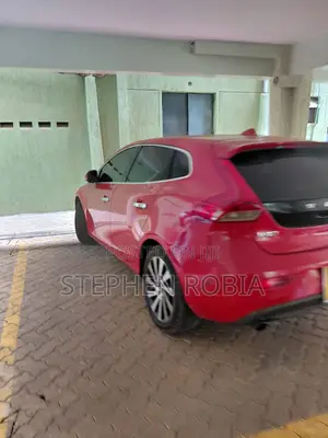 Volvo V40 2014 Red