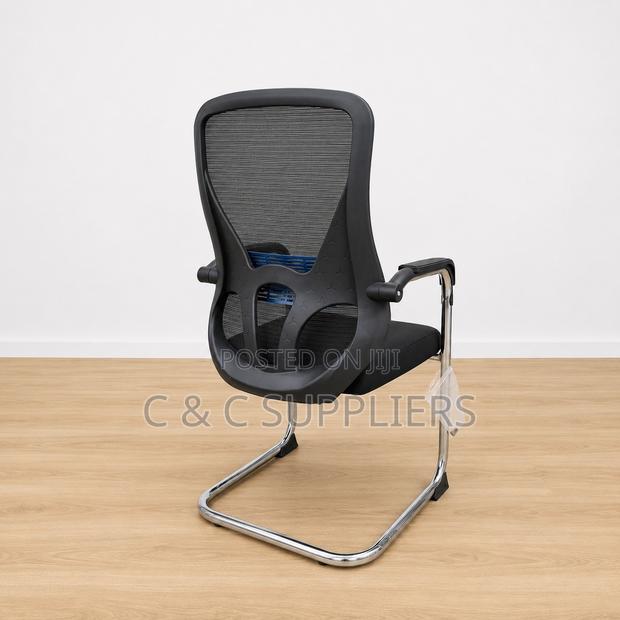 Executive Mesh Visitors Chair. - thumbnail 2