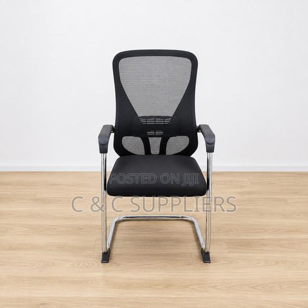 Executive Mesh Visitors Chair.