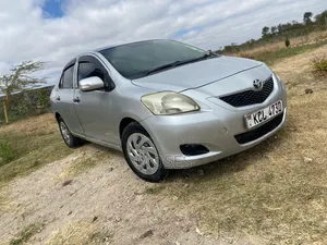 Toyota Belta 2011 Silver