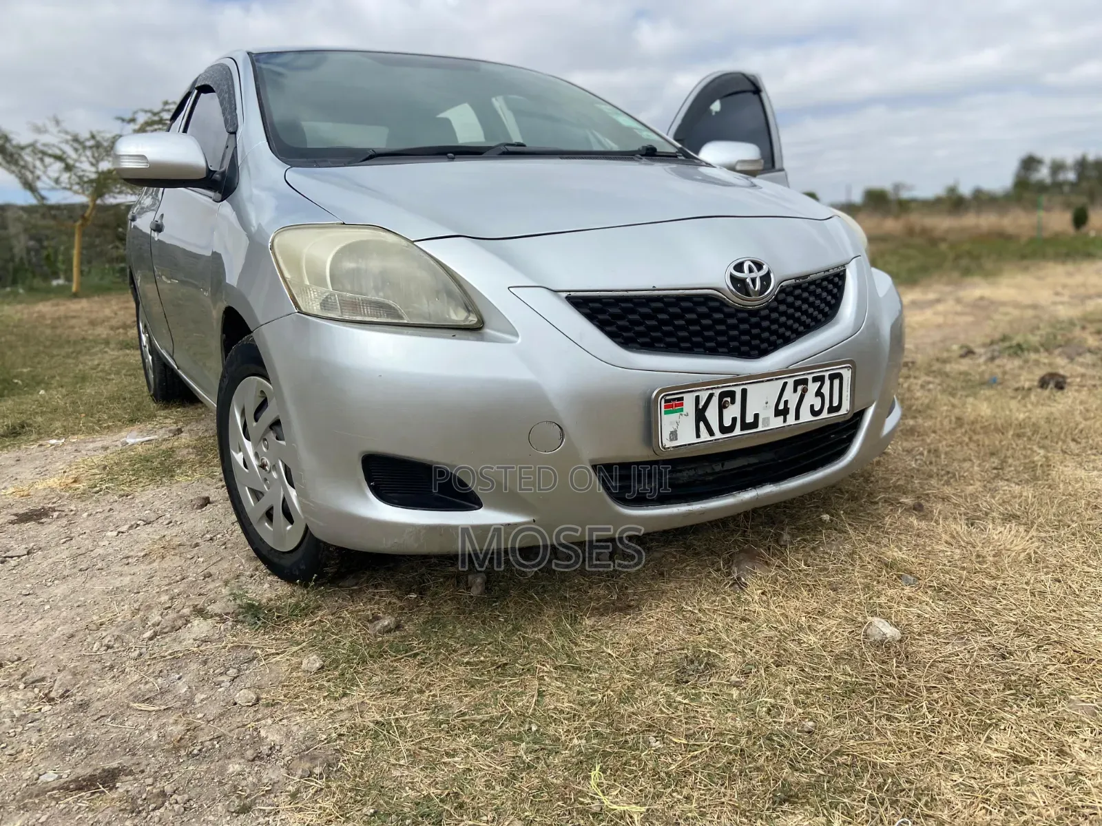 Toyota Belta 2011 Silver