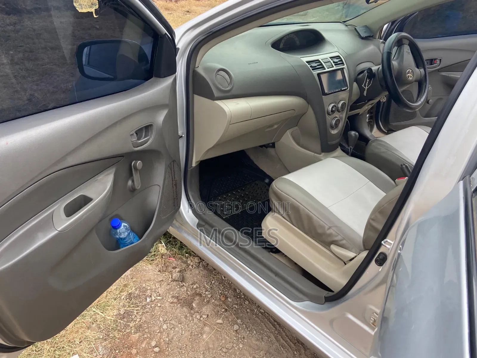 Toyota Belta 2011 Silver