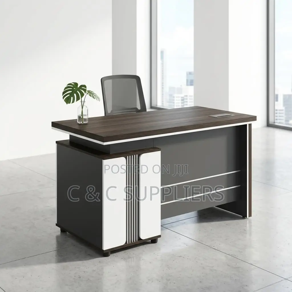 Executive Work Desk
-1600mm