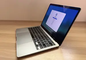 New Laptop Apple MacBook Pro 2020 16GB Intel Core i7 SSD 512GB