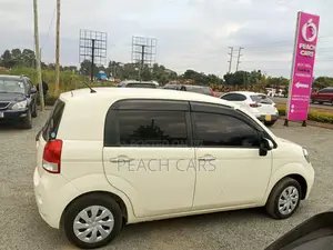 Toyota Porte 2018 Pearl
