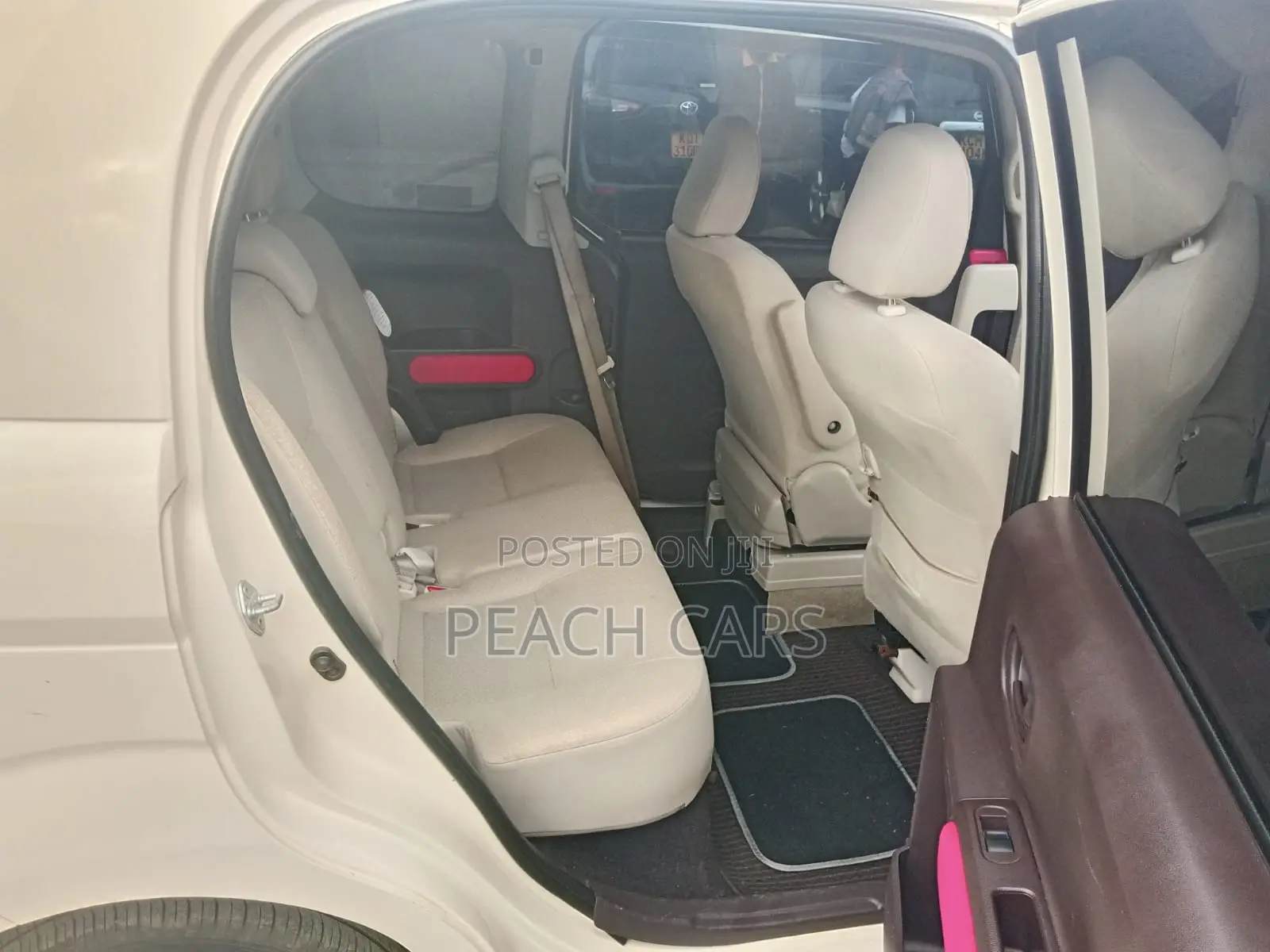 Toyota Porte 2018 Pearl