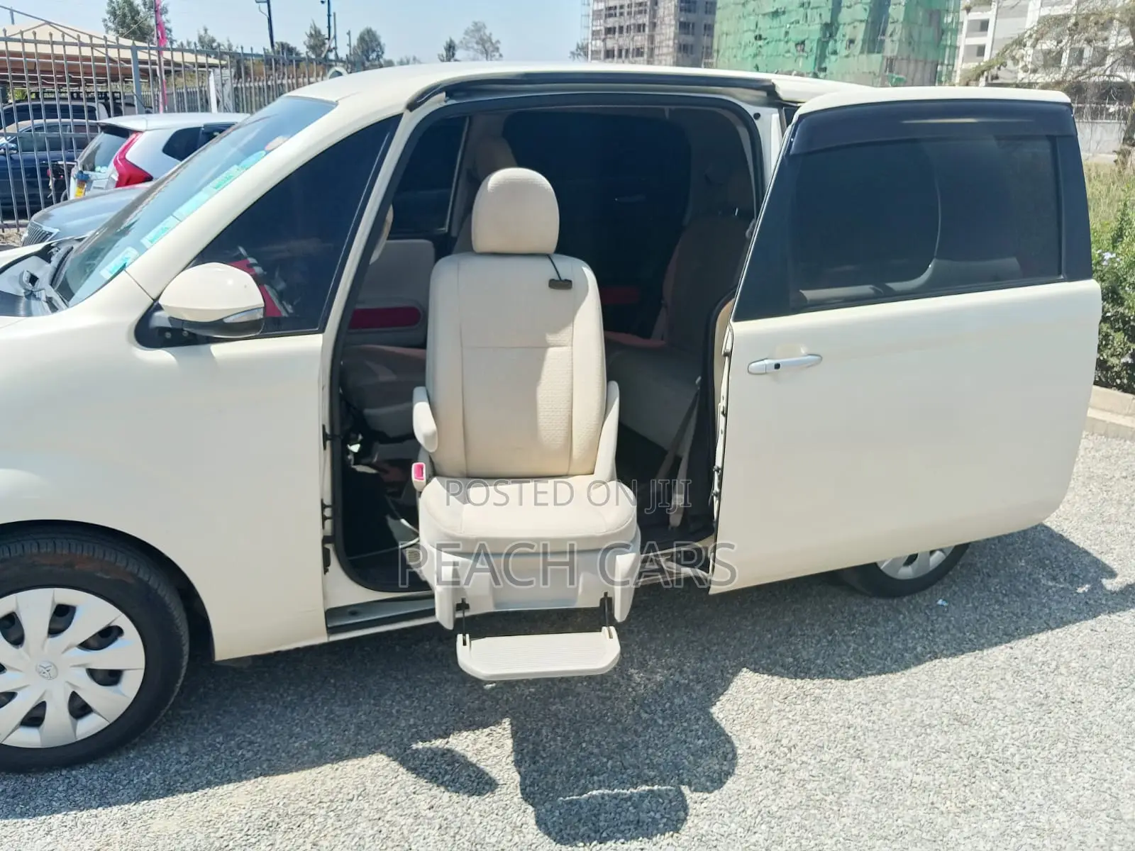 Toyota Porte 2018 Pearl
