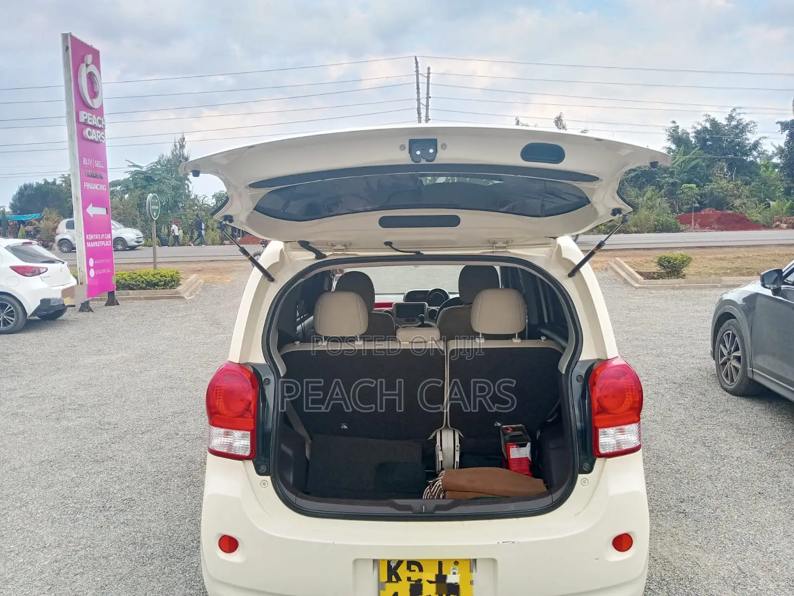 Toyota Porte 2018 Pearl