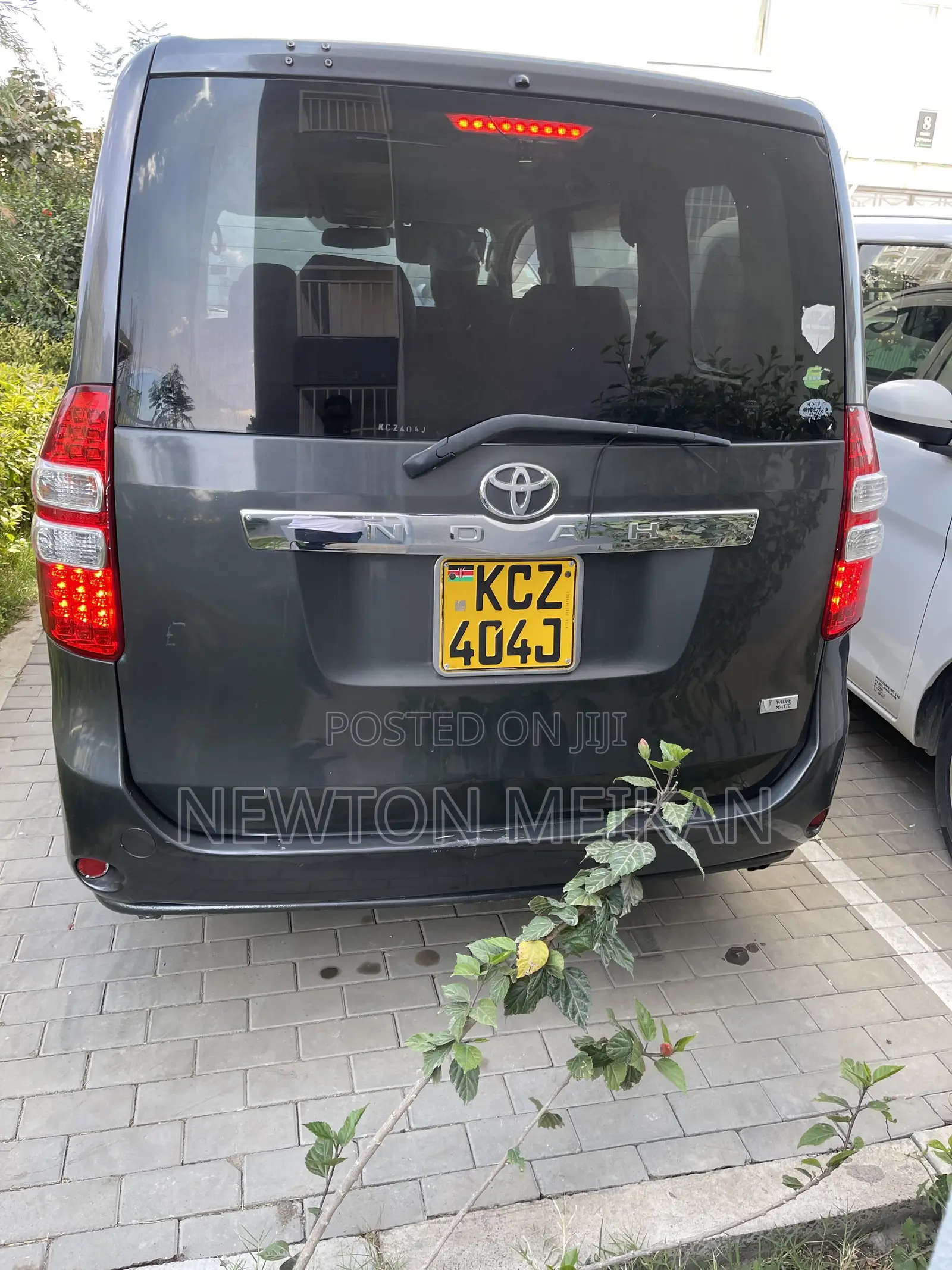 Toyota Noah 2013 Gray