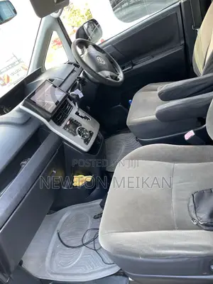 Toyota Noah 2013 Gray