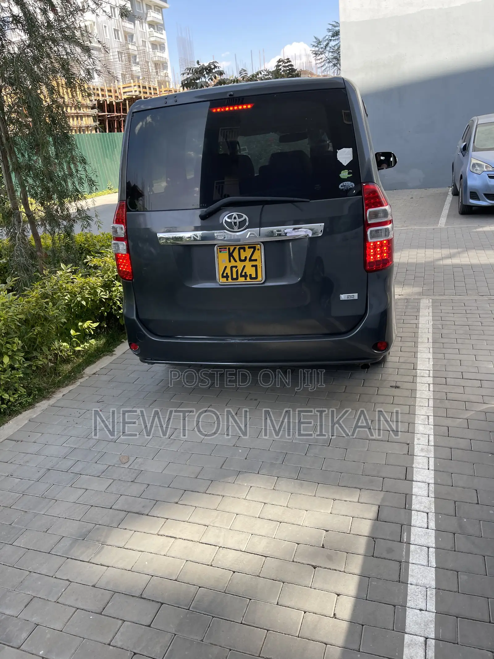 Toyota Noah 2013 Gray