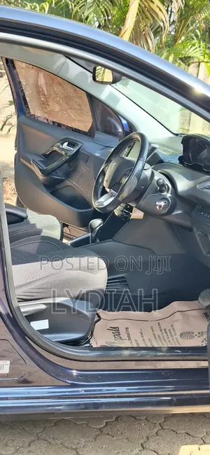 Peugeot 2008 2017 Blue