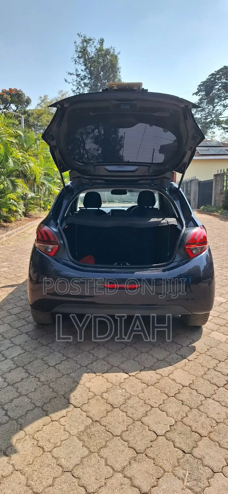 Peugeot 2008 2017 Blue