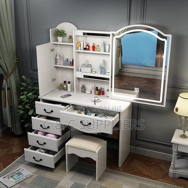 Modern Bedroom Dressing Table With Drawers. - thumbnail 3