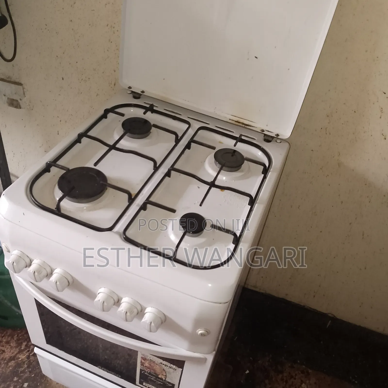 Second Hand 4 Banners White Cooker