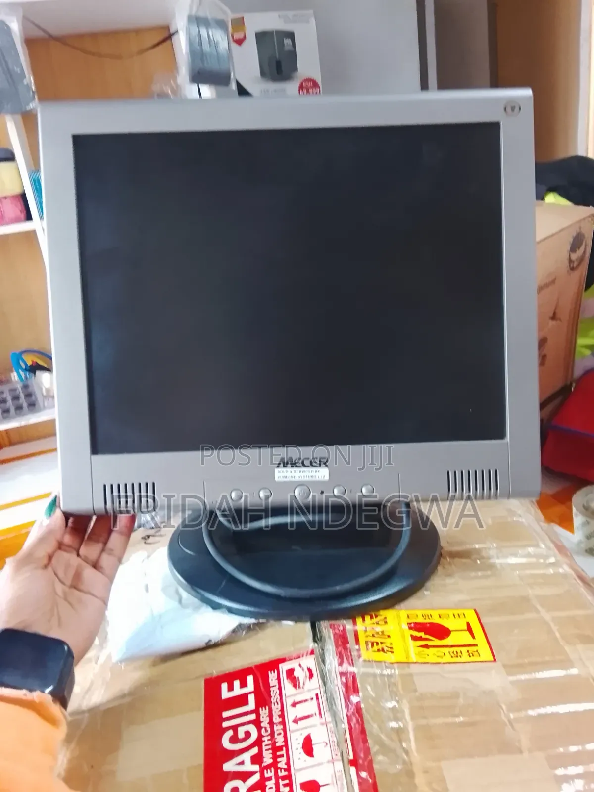 17 Inches Monitor