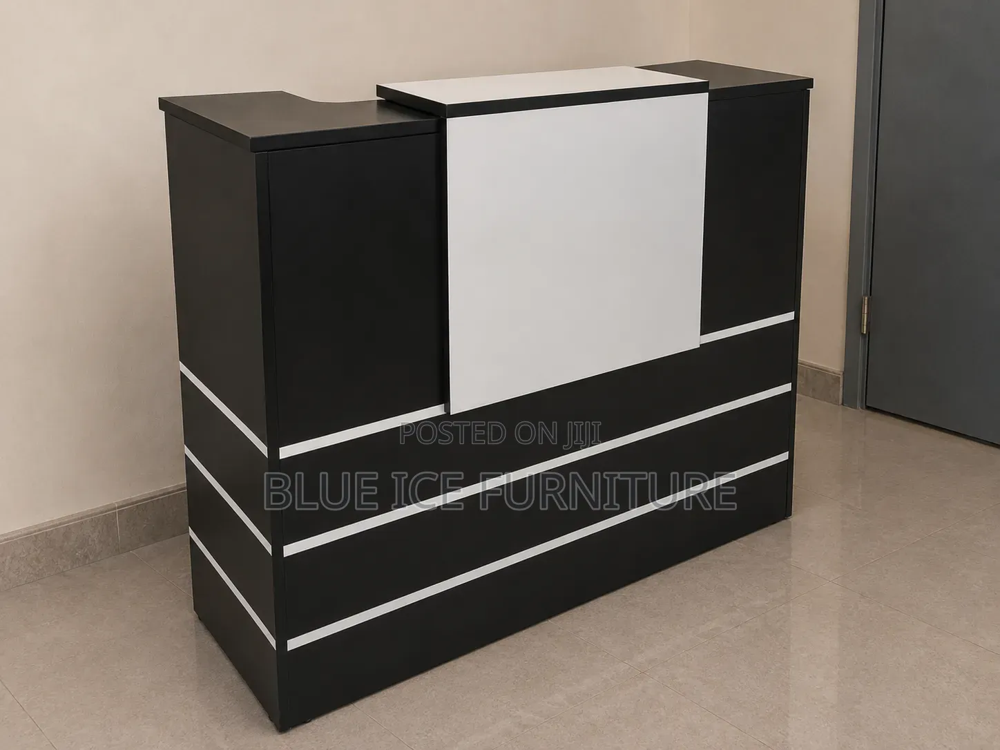 Black & White Office Reception Counter
